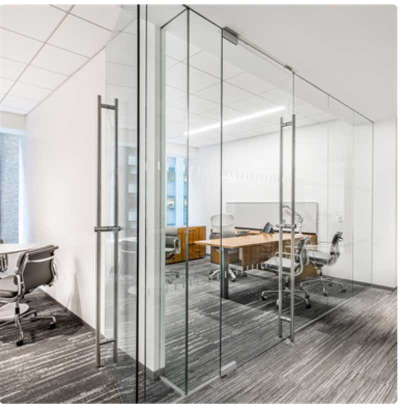 Дверь стеклянная